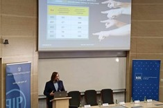 Główny Inspektor Pracy Marcin Stanecki przemawia na konferencji